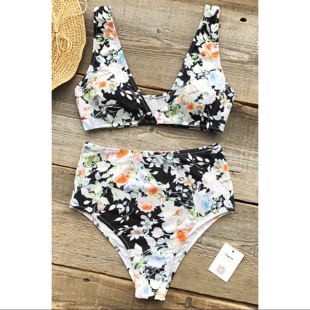 NEVER WORN NEW WITH TAGS// Cupshe 2 piece